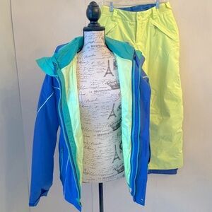 Like new North Face matching ski/snowboard  jacket and pants M